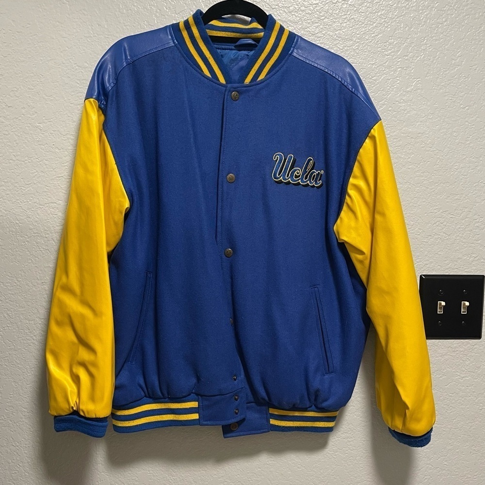 VTG UCLA Bruins Steve and Barry’s Faux Leather Bomber Jacket MEDIUM